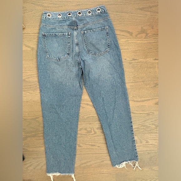 Garage Denim Mom Jean Distressed women’s size 7 28 - Picture 4 of 6